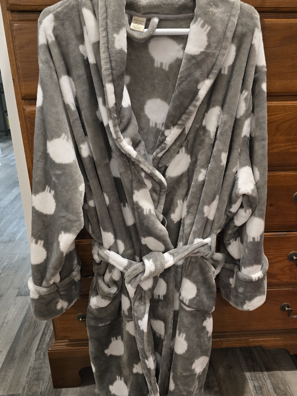 Woman's Plush Grey Sheep Robe - Sonoma, Size 2X, Neverworn